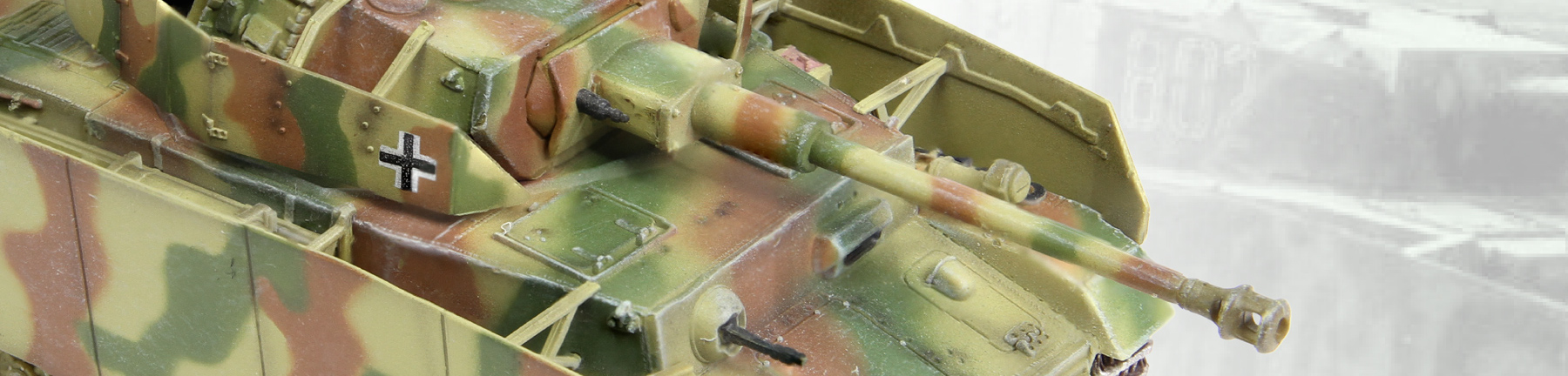 prodotti <p>MEZZI MILITARI MONTATI</p>